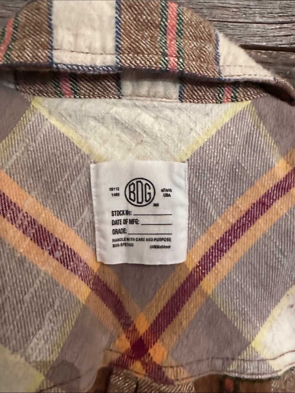 BDG Brown and Cream Plaid Button-Down flannel - Picture 6 of 6